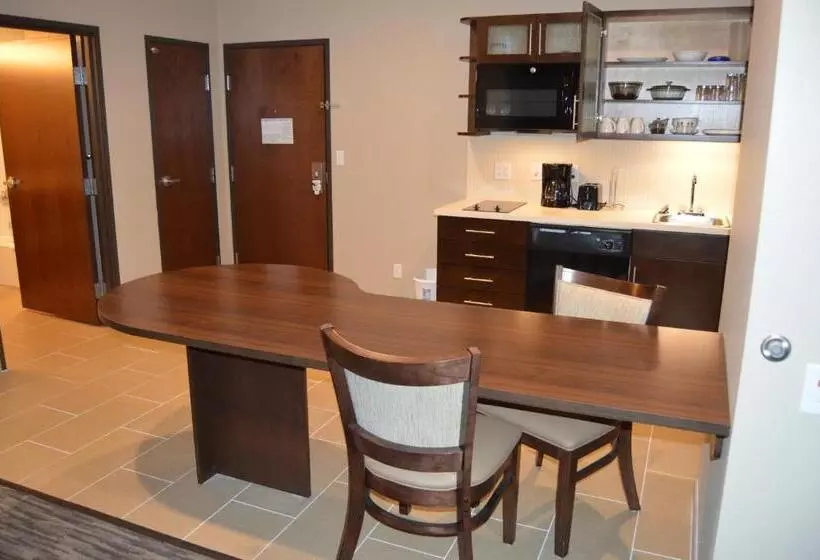 Heritage Place Hotel And Suites