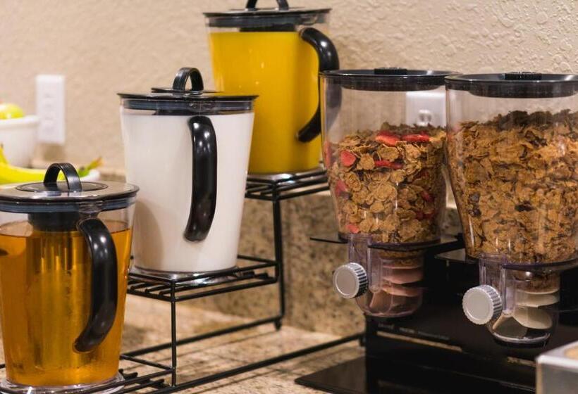 Heritage Place Hotel And Suites