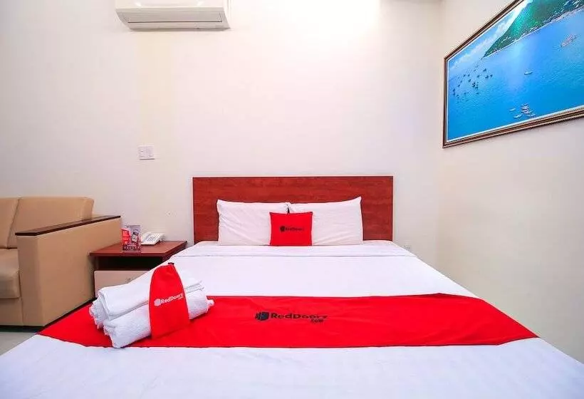 هتل Reddoorz Plus @ Tran Phu