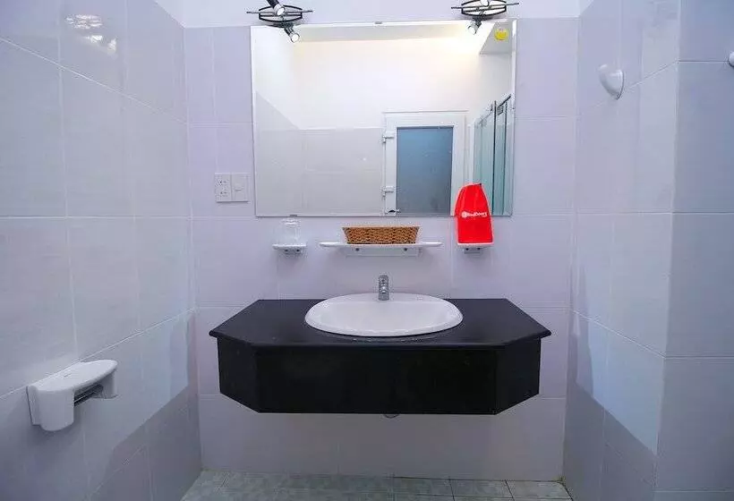 هتل Reddoorz Plus @ Tran Phu