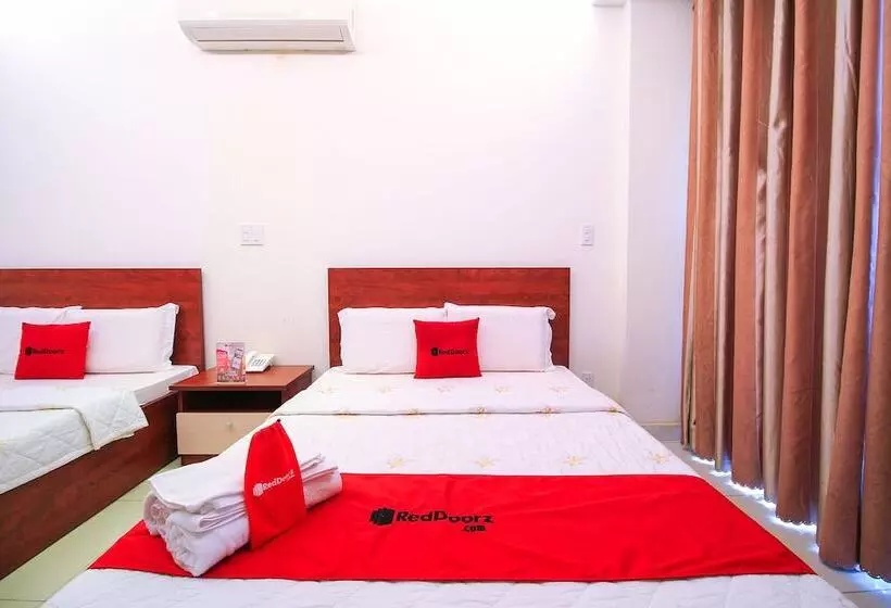 هتل Reddoorz Plus @ Tran Phu