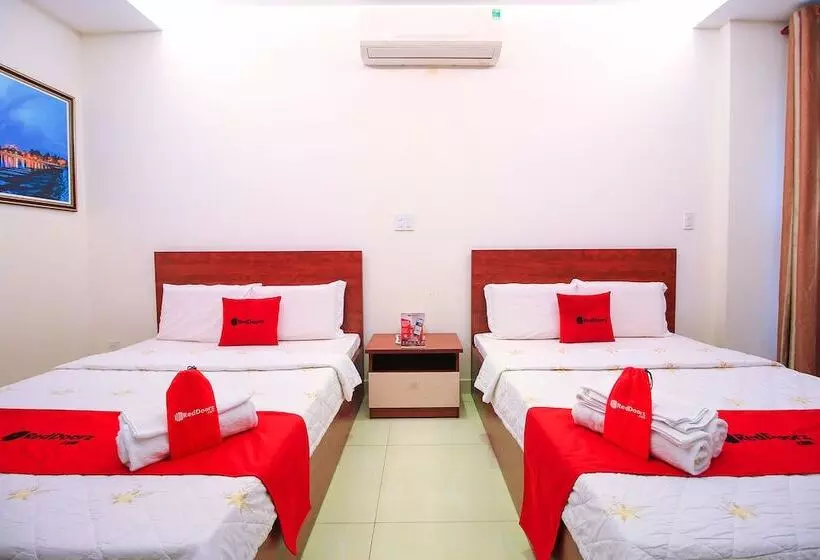 هتل Reddoorz Plus @ Tran Phu