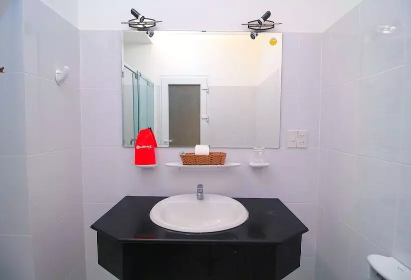 هتل Reddoorz Plus @ Tran Phu