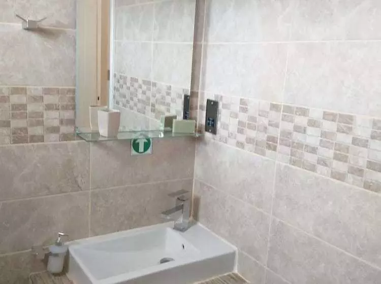 Panoramic Holidays   Deluxe 6