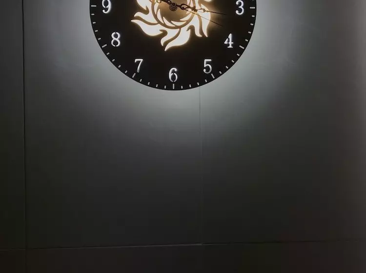 پانسیون Home Away Guest House