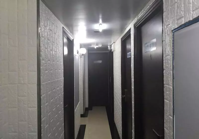 پانسیون Home Away Guest House