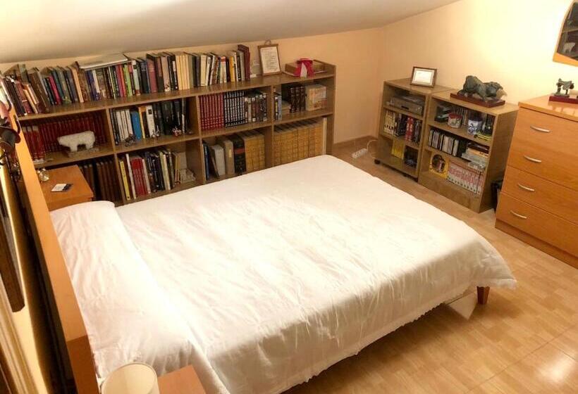 Spacious & Welcoming House In Madrigal De Las Altas Torres