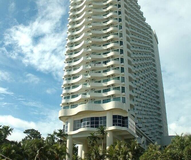 فندق Expat's Nook Beach Resort