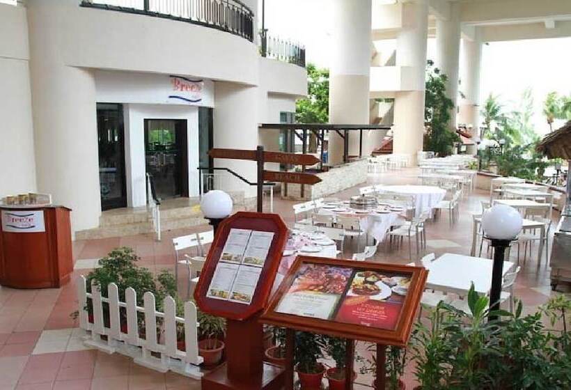 فندق Expat's Nook Beach Resort