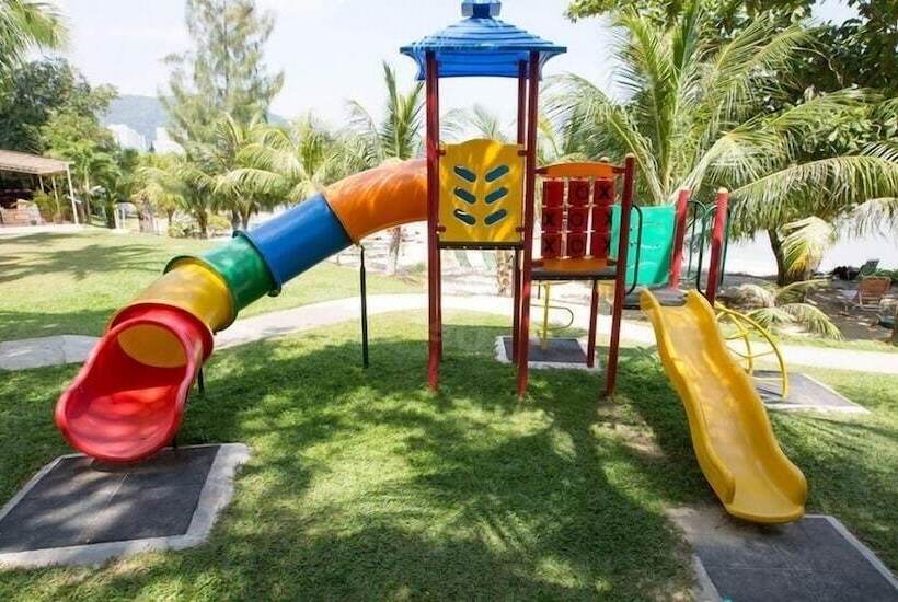 فندق Expat's Nook Beach Resort