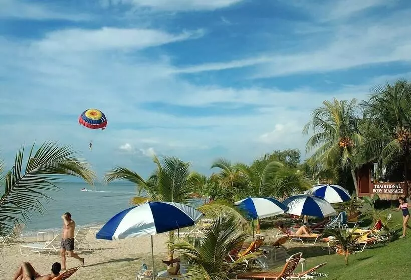ホテル Expat's Nook Beach Resort