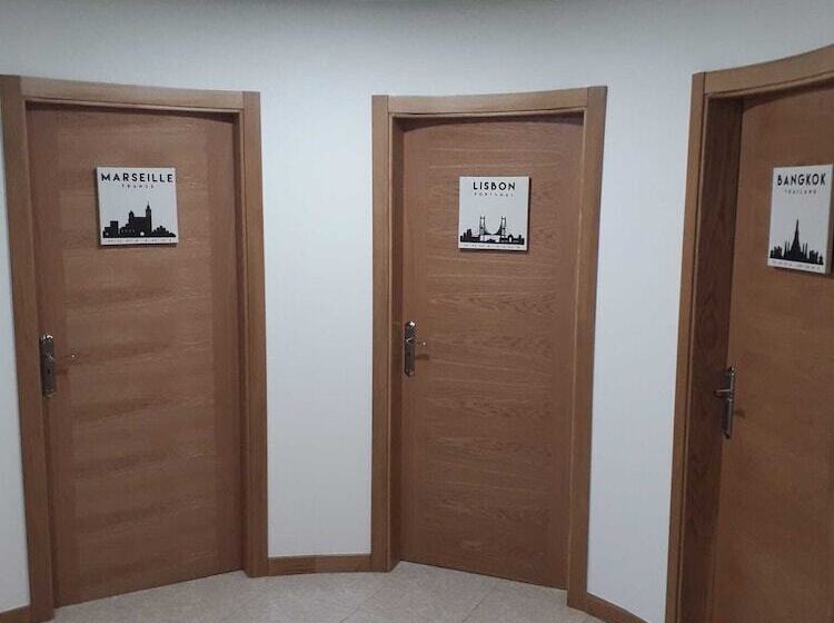 פנסיון Hostal Y Albergue Carpinteiras