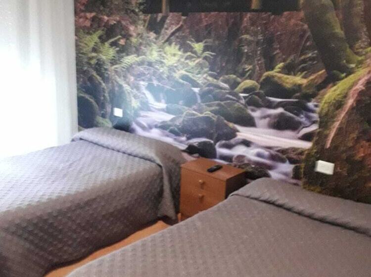 פנסיון Hostal Y Albergue Carpinteiras
