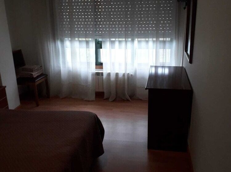 פנסיון Hostal Y Albergue Carpinteiras