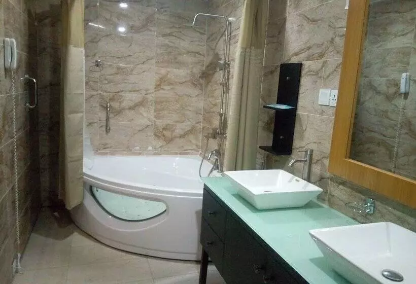 Wintess Garden Hotel And Suites