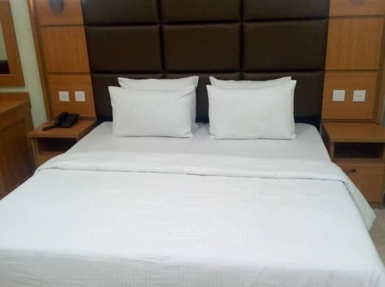 Wintess Garden Hotel And Suites