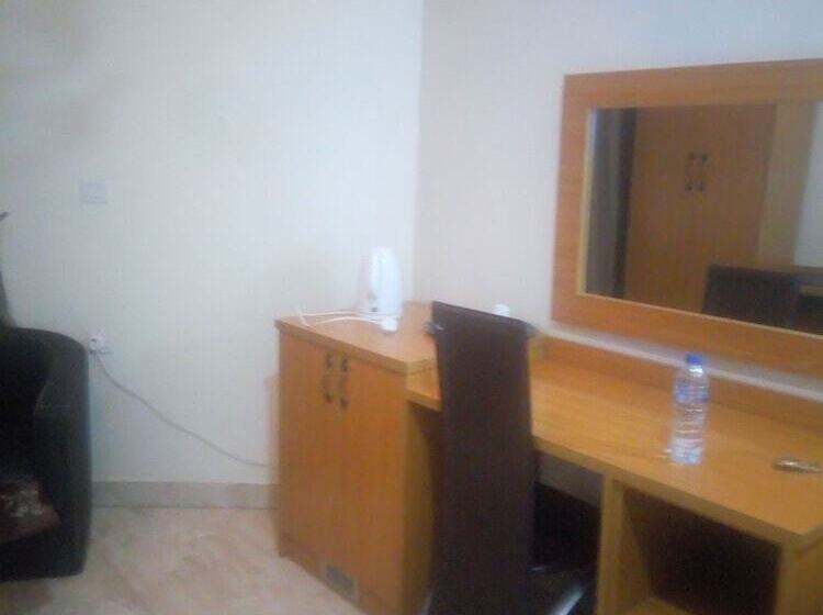 Wintess Garden Hotel And Suites