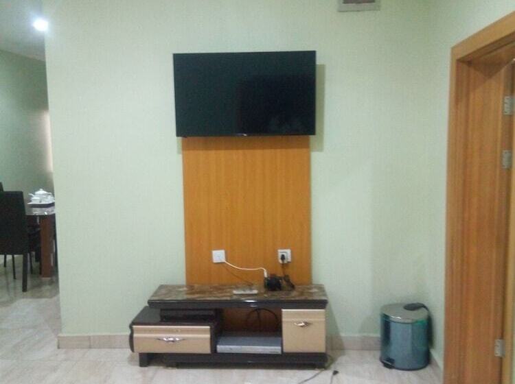 Wintess Garden Hotel And Suites