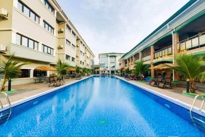 Wintess Garden Hotel And Suites