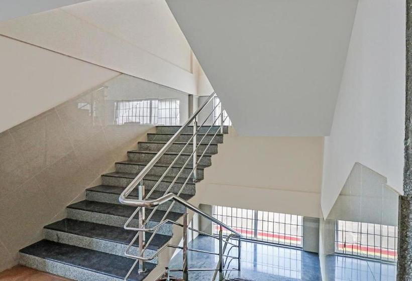 ホテル Oyo 47579 Gn Residency