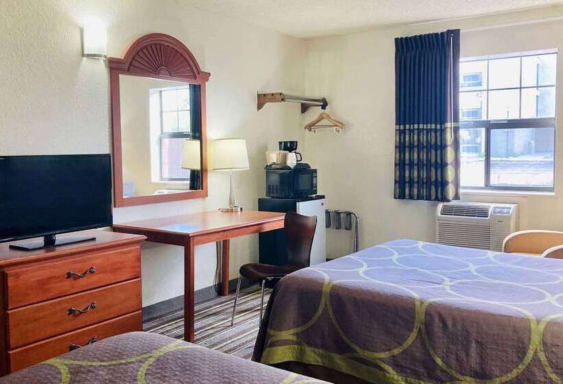 هتل Super 8 By Wyndham Colorado Springs/afa Area