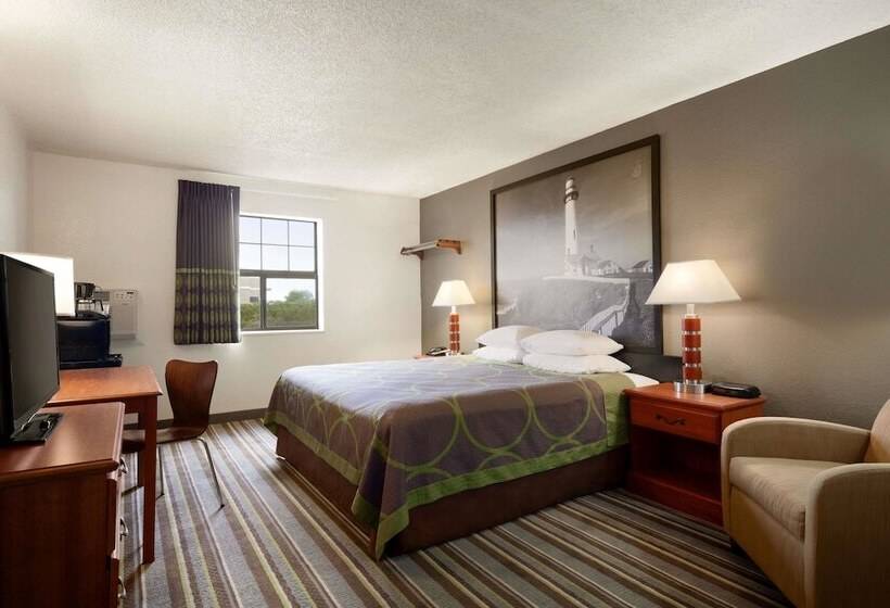 هتل Super 8 By Wyndham Colorado Springs/afa Area