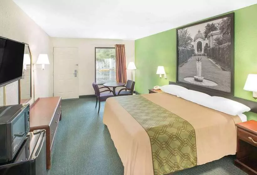 בית מלון כפרי Super 8 By Wyndham Mobile