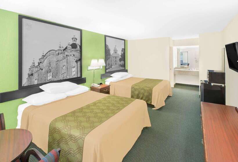 酒店 Super 8 By Wyndham Mobile