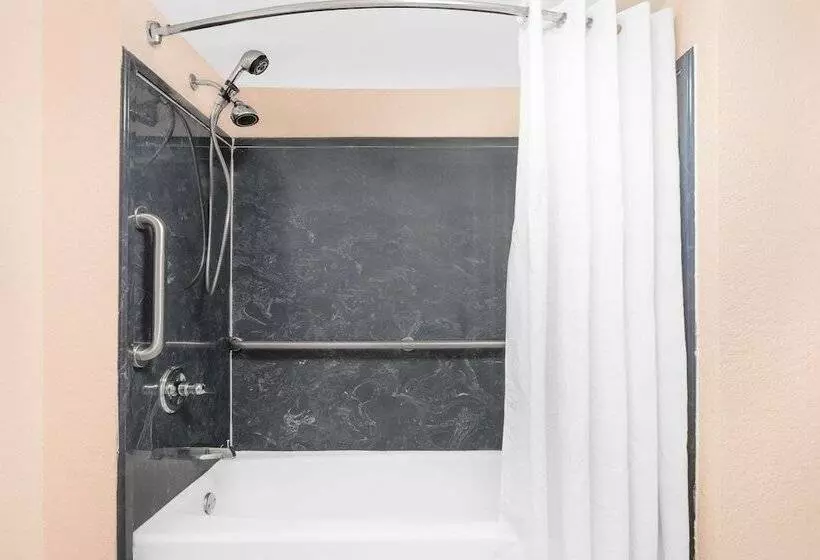 בית מלון כפרי Super 8 By Wyndham Mobile