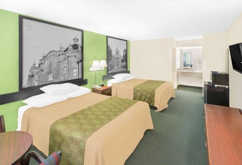 酒店 Super 8 By Wyndham Mobile