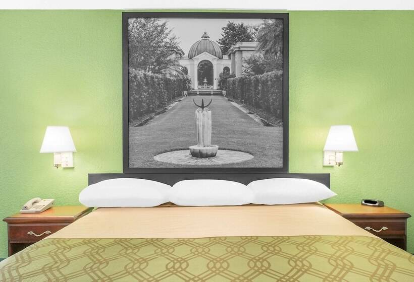 酒店 Super 8 By Wyndham Mobile