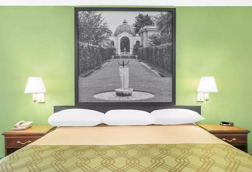 בית מלון כפרי Super 8 By Wyndham Mobile