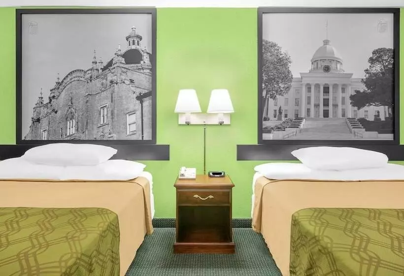 בית מלון כפרי Super 8 By Wyndham Mobile