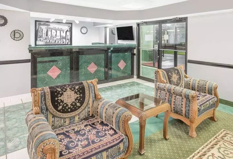 בית מלון כפרי Super 8 By Wyndham Mobile