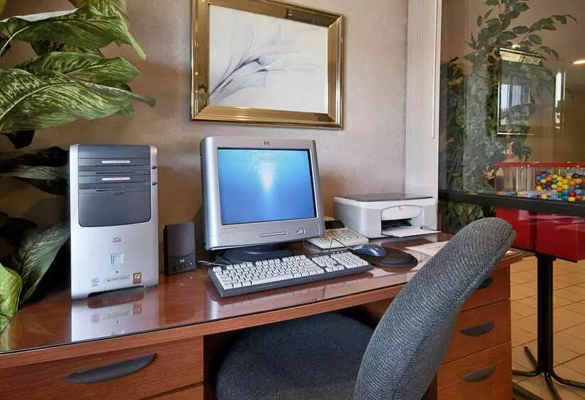 酒店 Super 8 By Wyndham Peoria East