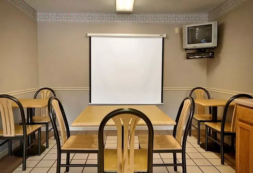 酒店 Super 8 By Wyndham Peoria East