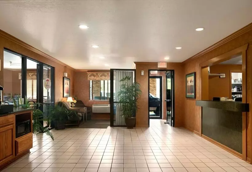 酒店 Super 8 By Wyndham Peoria East