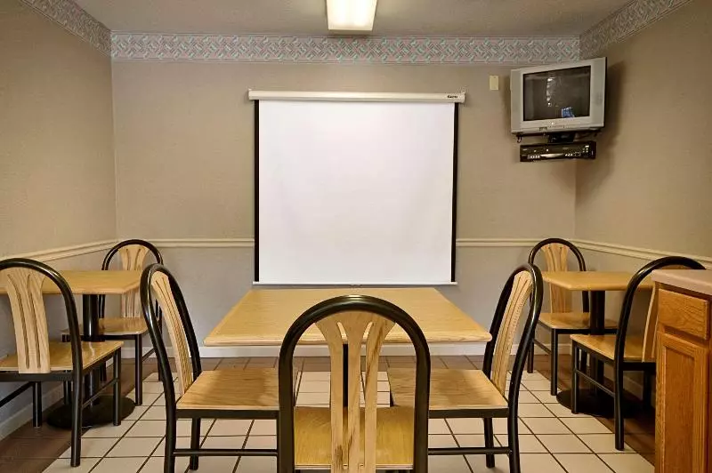 酒店 Super 8 By Wyndham Peoria East