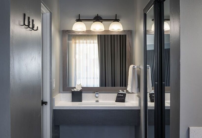 בית מלון כפרי Tamarack Lodge