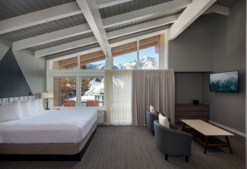 בית מלון כפרי Tamarack Lodge