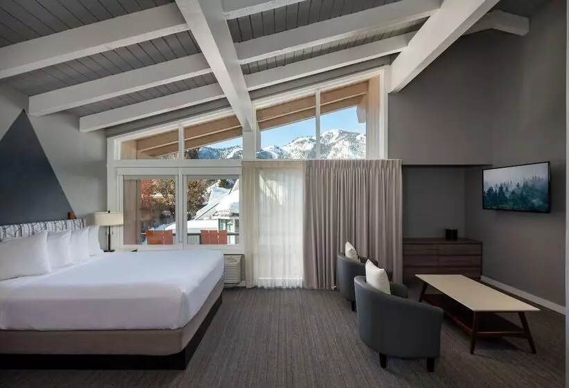 هتل Tamarack Lodge