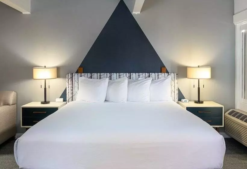 هتل Tamarack Lodge