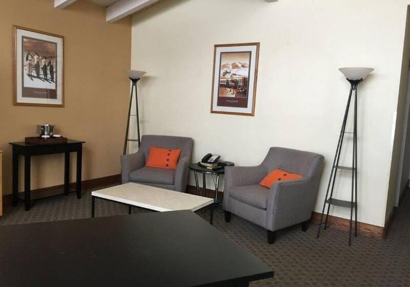 בית מלון כפרי Tamarack Lodge