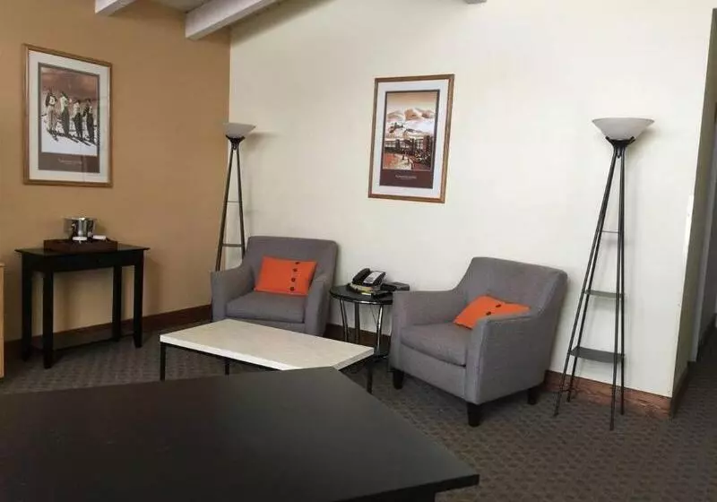 هتل Tamarack Lodge