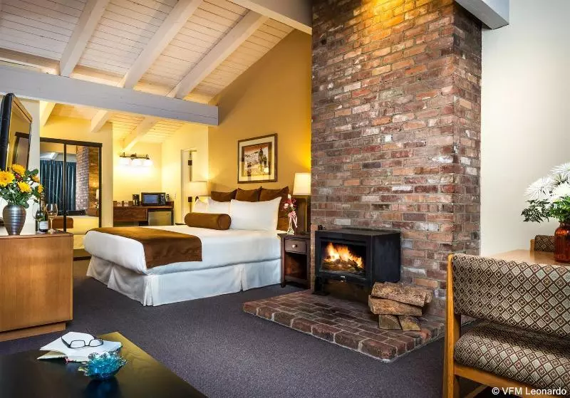 هتل Tamarack Lodge