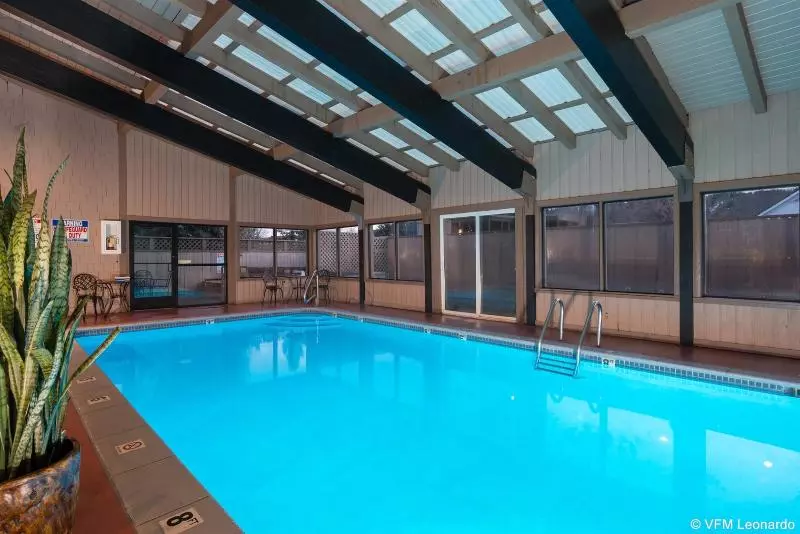 هتل Tamarack Lodge