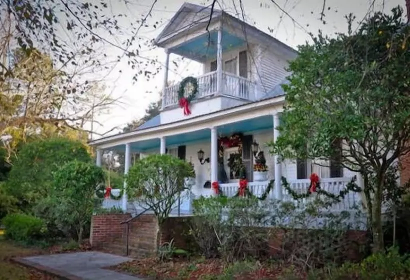 ホテル T'frere's Bed & Breakfast
