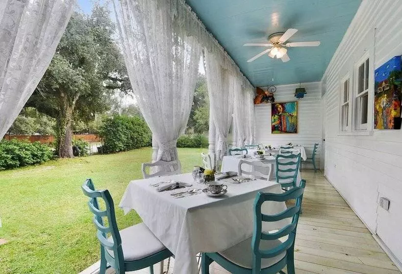 ホテル T'frere's Bed & Breakfast