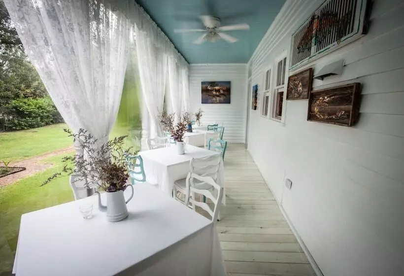 ホテル T'frere's Bed & Breakfast