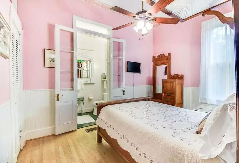 ホテル T'frere's Bed & Breakfast